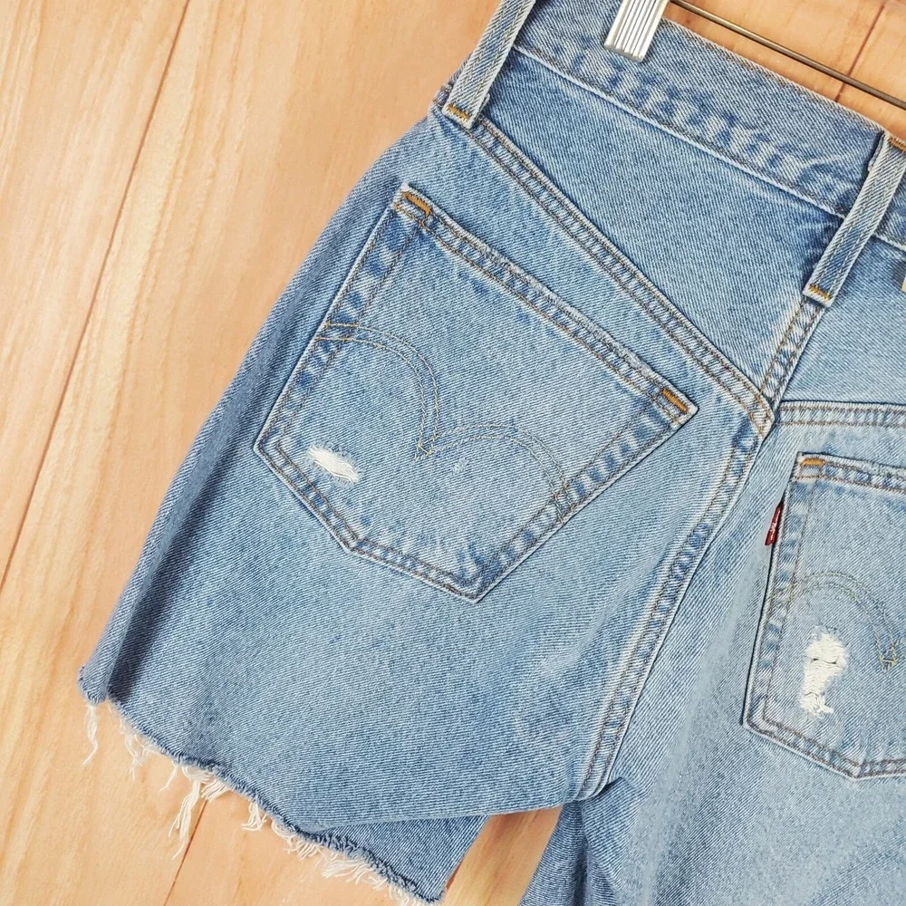 Levi's 501‎ Womens Bermuda Shorts 24 Blue Medium Wash Denim Cotton Distressed